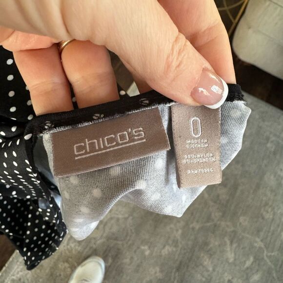 Black and white polkadotted Chico size 0 tank top - Picture 4 of 4